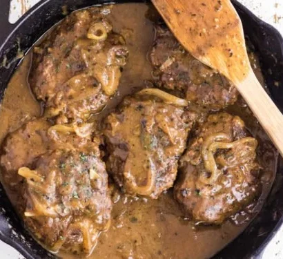 Hamburger-Steak-with-Onions-and-Gravy-Recipe