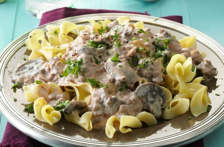 Slow-Cooker-Ground-Beef-Stroganoff-Recipe